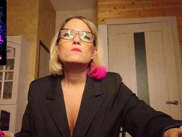 Findom_Lady_Shine webcam