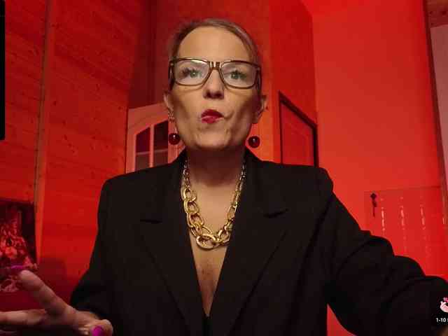 Findom_Lady_Shine webcam