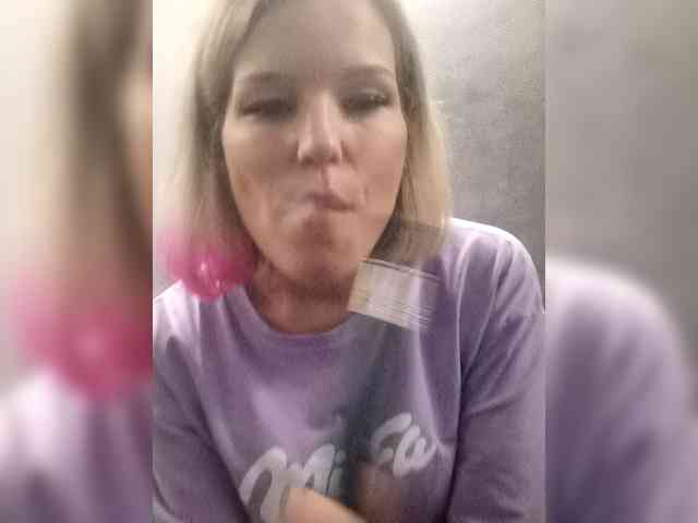 Findom_Lady_Shine webcam