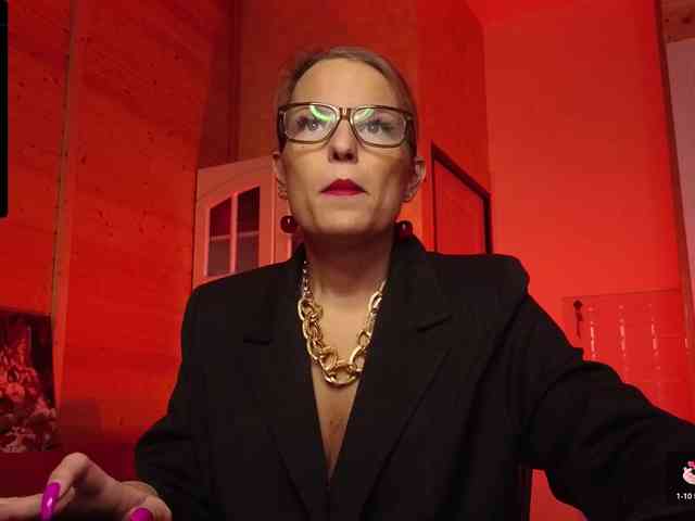 Findom_Lady_Shine webcam