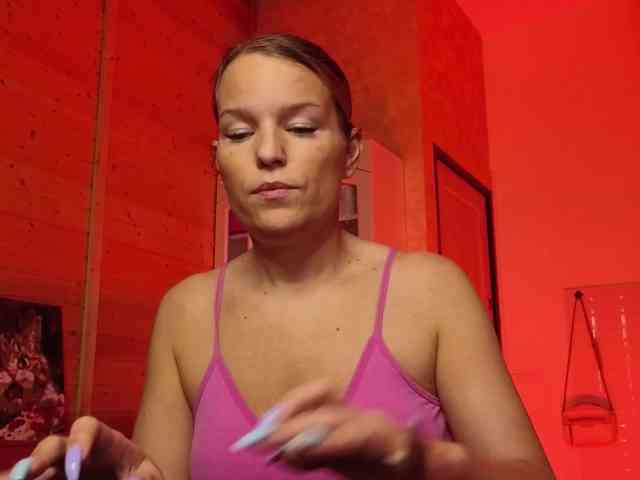 Findom_Lady_Shine webcam