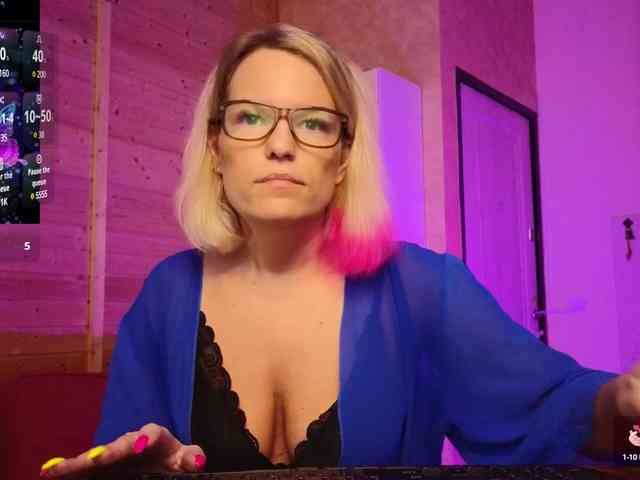 Findom_Lady_Shine webcam