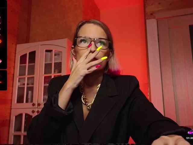 Findom_Lady_Shine webcam