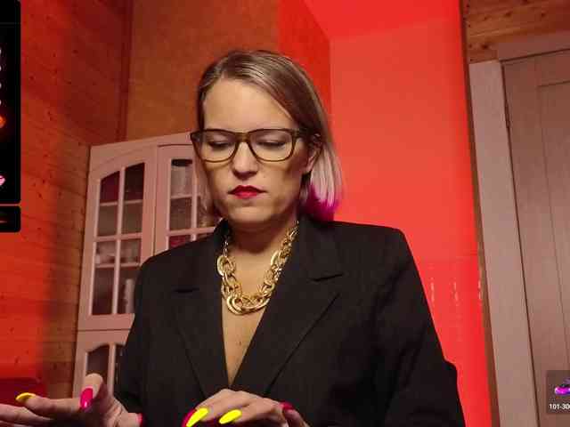 Findom_Lady_Shine webcam