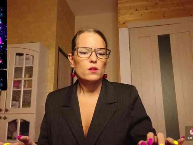 Findom_Lady_Shine webcam