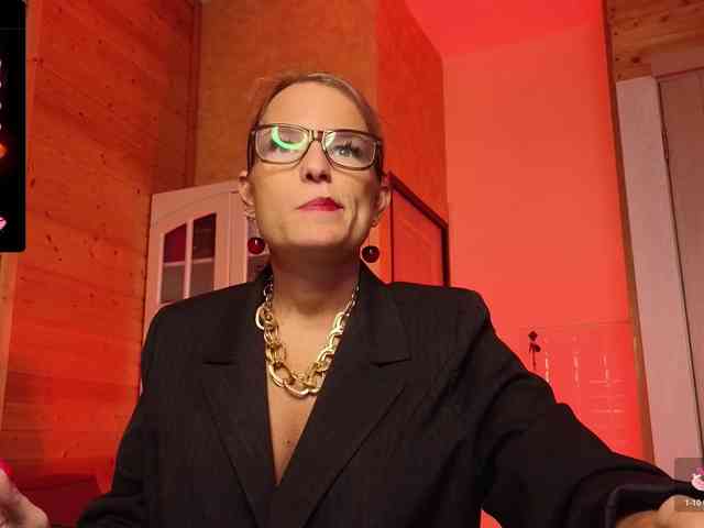 Findom_Lady_Shine webcam