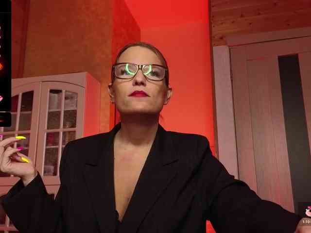 Findom_Lady_Shine webcam