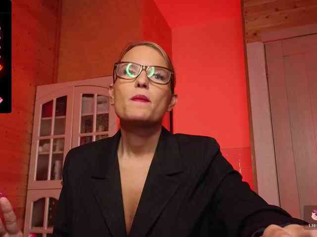 Findom_Lady_Shine webcam