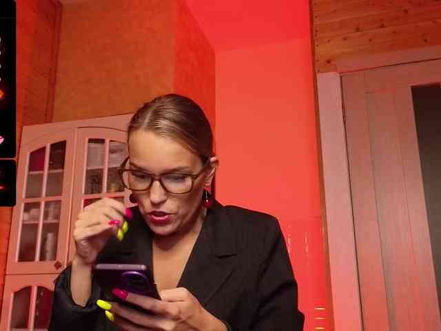 Findom_Lady_Shine webcam