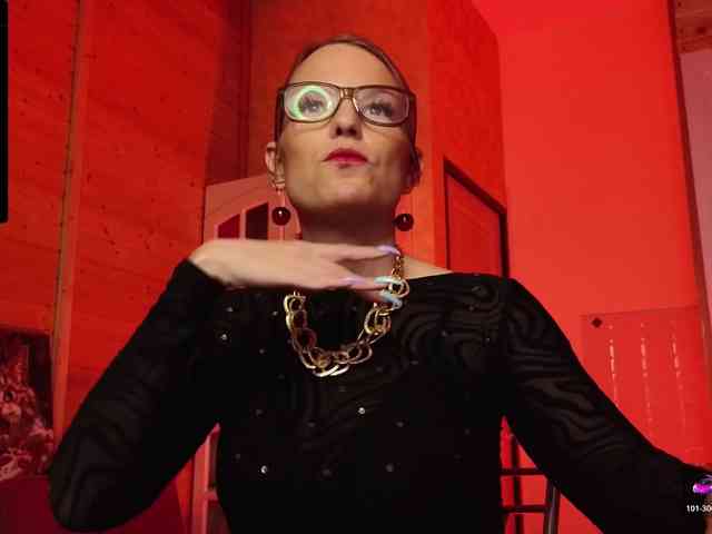 Findom_Lady_Shine webcam