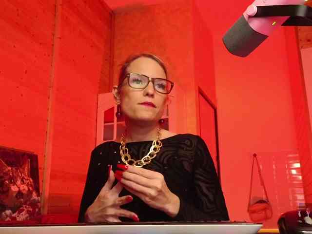 sweeteve050 Live Webcam on BongaCams