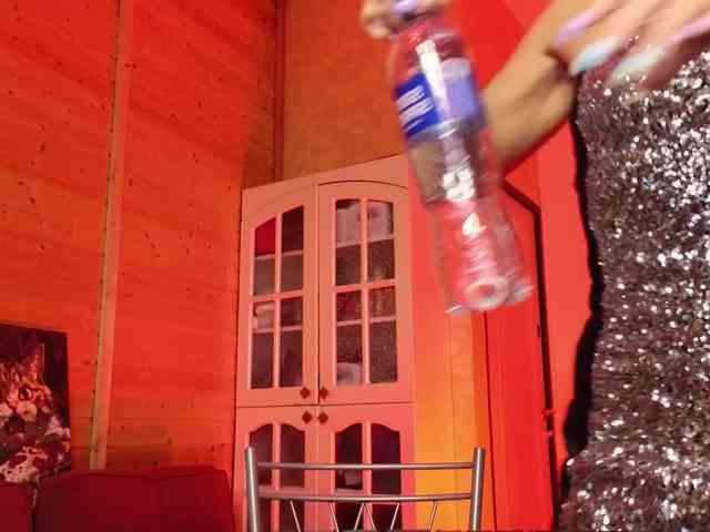 Findom_Lady_Shine webcam