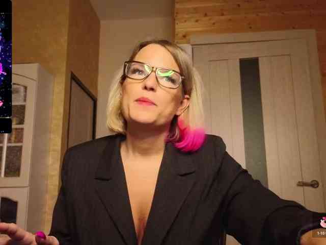 Findom_Lady_Shine webcam