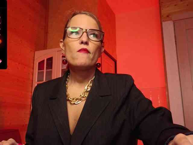 Findom_Lady_Shine webcam