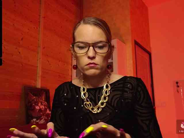 Findom_Lady_Shine webcam