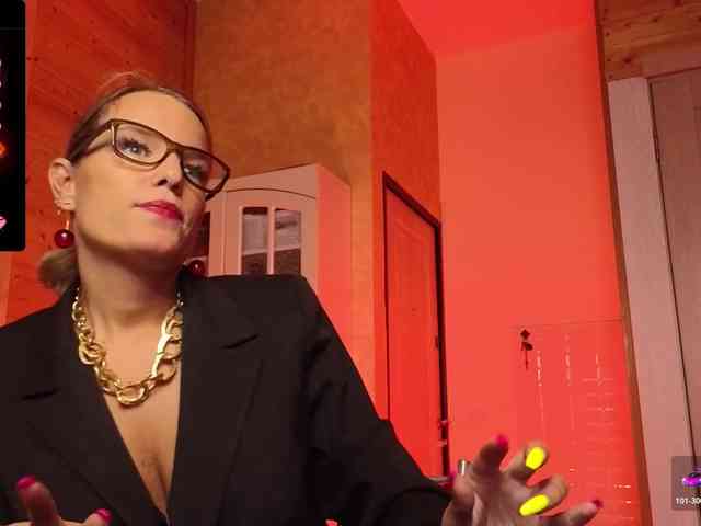 Findom_Lady_Shine webcam