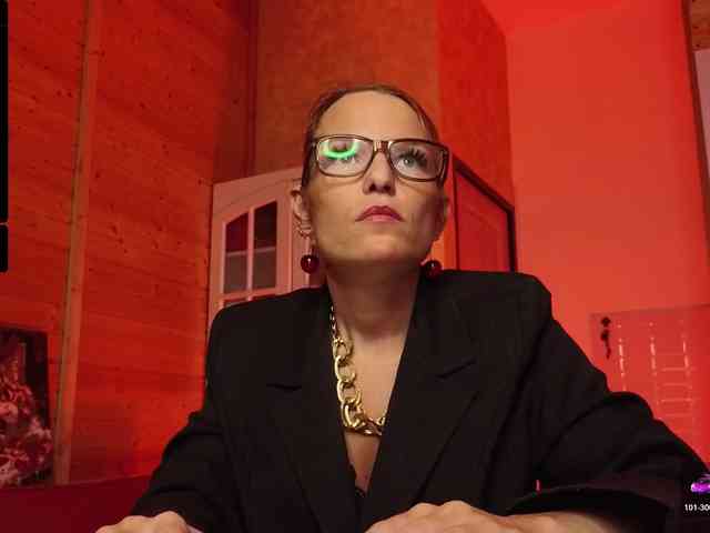 Findom_Lady_Shine webcam