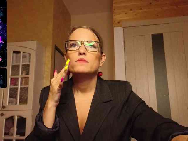 Findom_Lady_Shine webcam