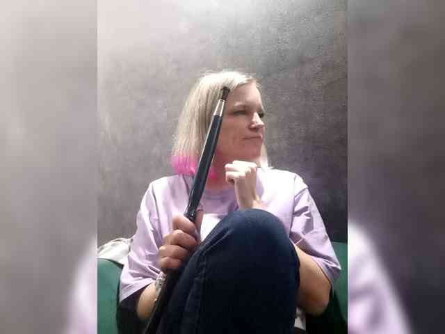 Findom_Lady_Shine webcam