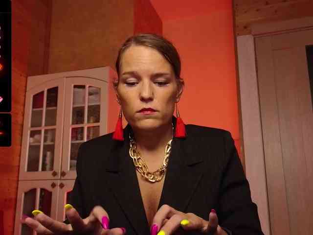 Findom_Lady_Shine webcam