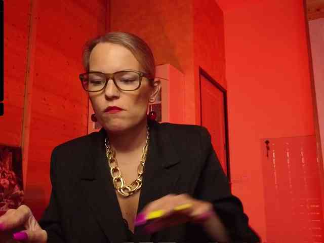 Findom_Lady_Shine webcam