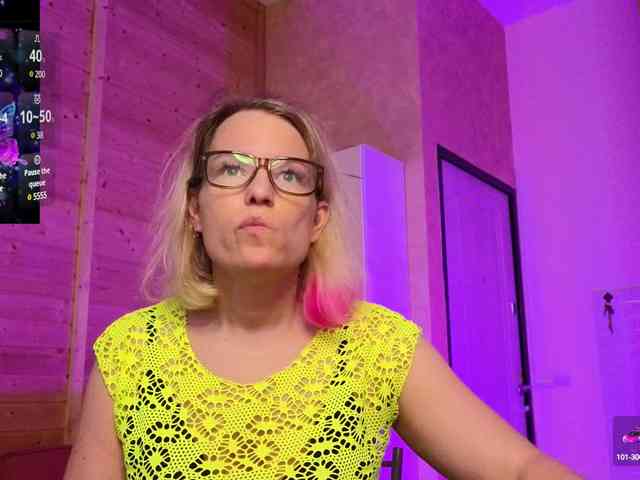 Findom_Lady_Shine webcam
