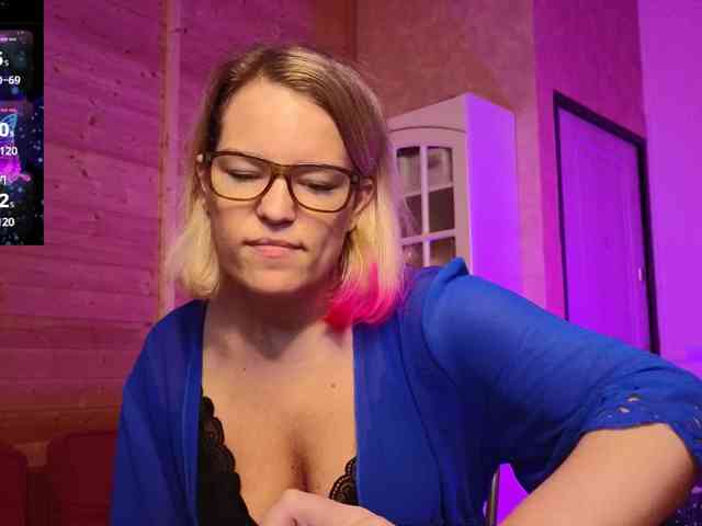 Findom_Lady_Shine webcam