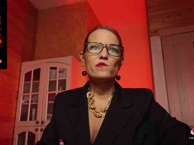 Findom_Lady_Shine webcam