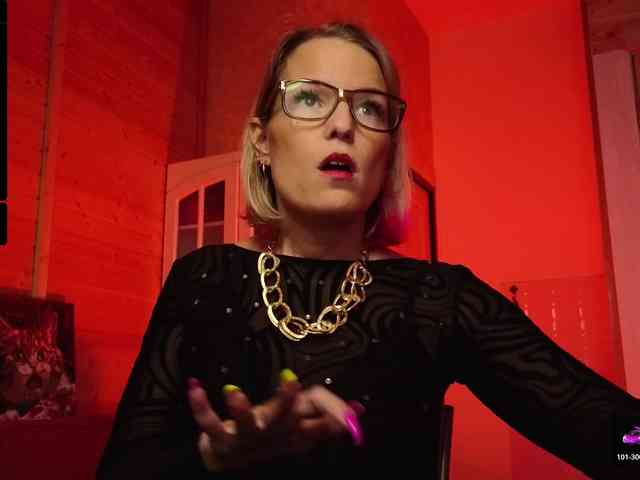 Findom_Lady_Shine webcam