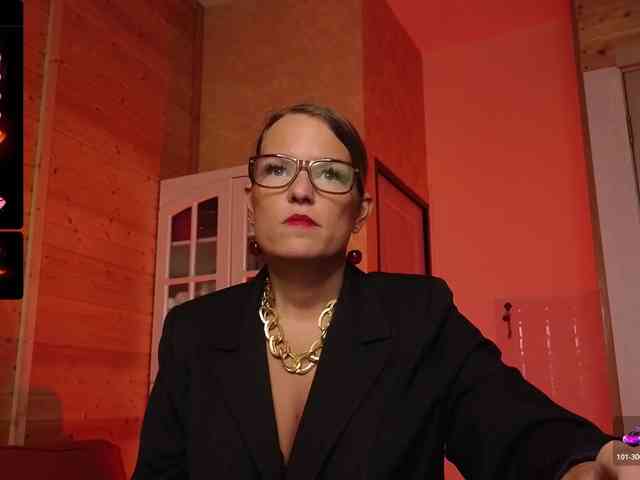 Findom_Lady_Shine webcam