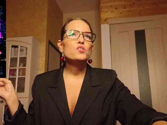 Findom_Lady_Shine webcam