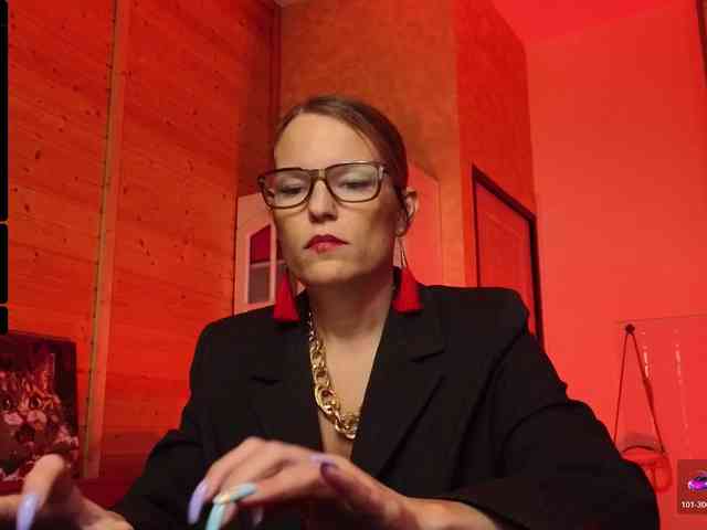 Findom_Lady_Shine webcam