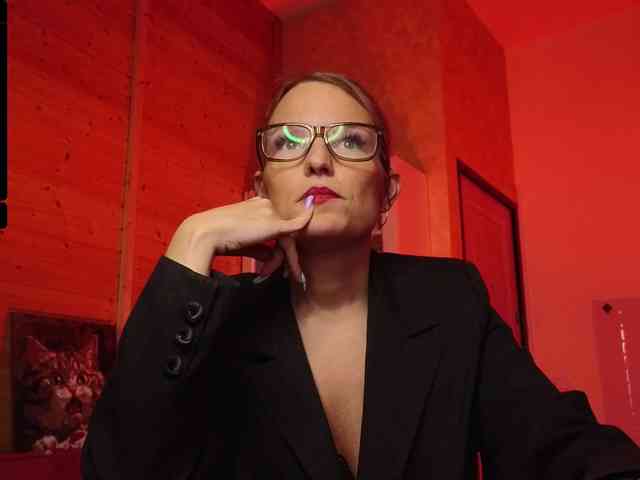 Findom_Lady_Shine webcam