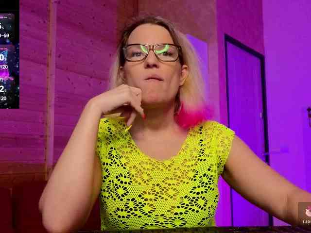 Findom_Lady_Shine webcam