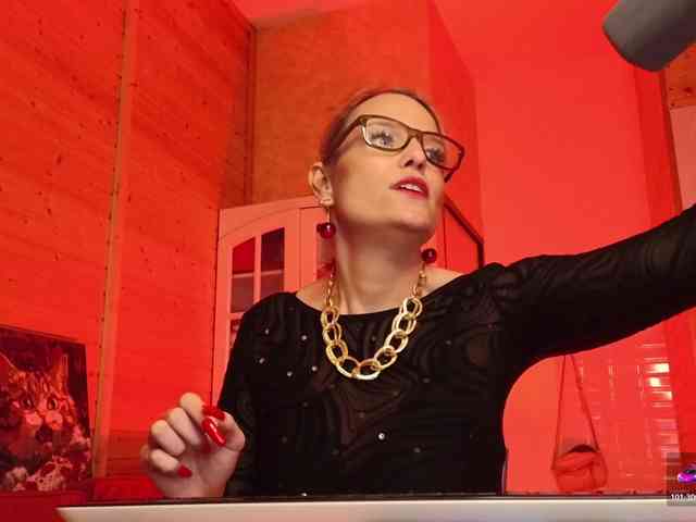 Findom_Lady_Shine webcam