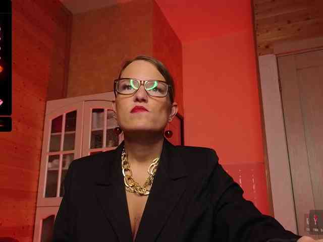 Findom_Lady_Shine webcam