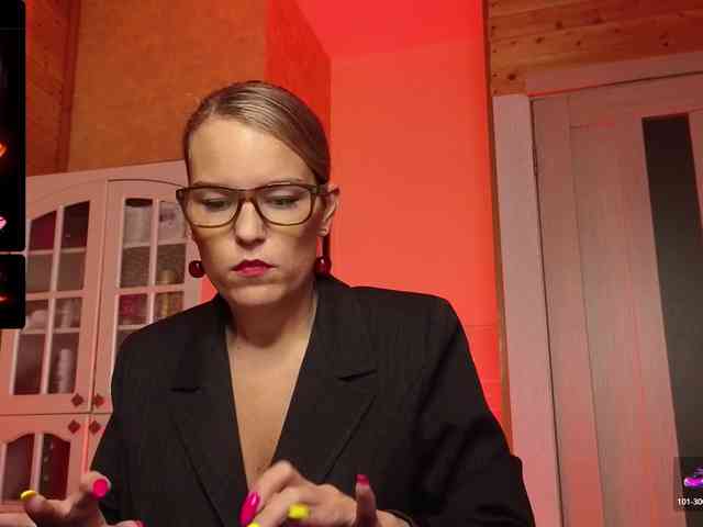 Findom_Lady_Shine webcam