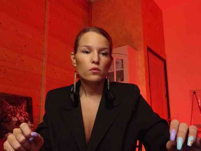 Findom_Lady_Shine webcam