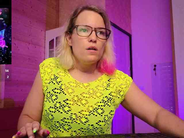 Findom_Lady_Shine webcam