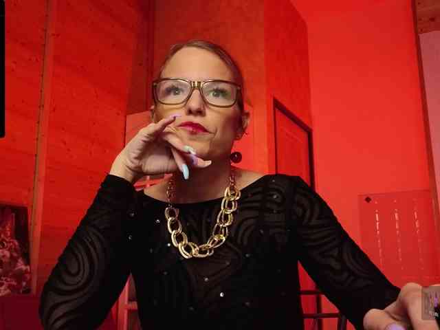 Findom_Lady_Shine webcam