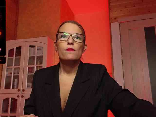 Findom_Lady_Shine webcam