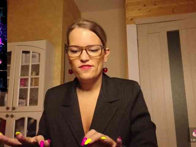 Findom_Lady_Shine webcam
