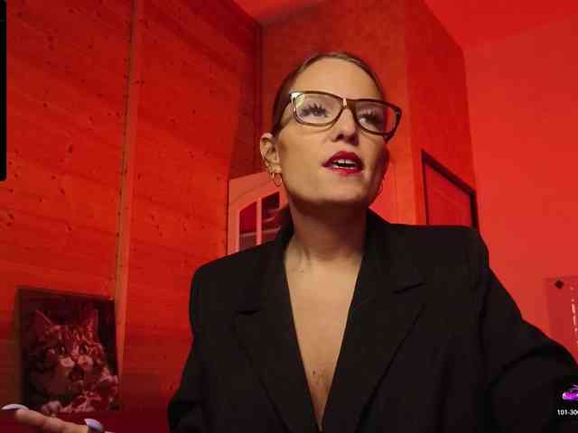 Findom_Lady_Shine webcam