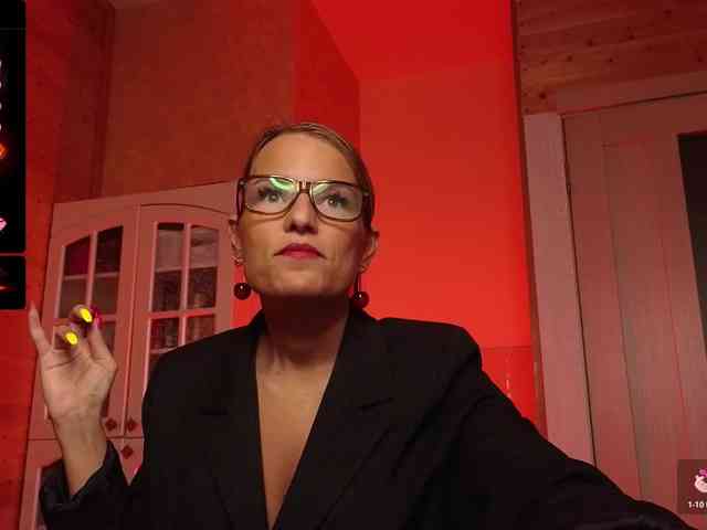 Findom_Lady_Shine webcam