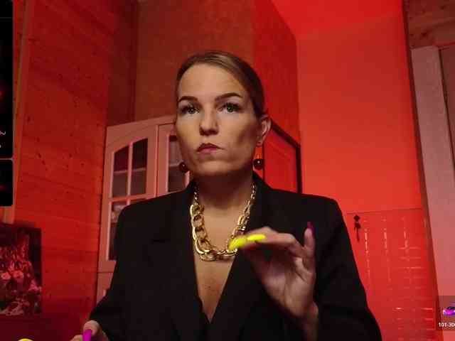 Findom_Lady_Shine webcam