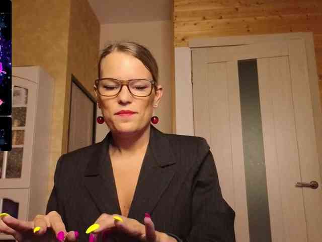 Findom_Lady_Shine webcam