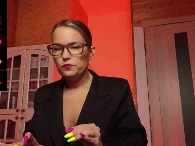 Findom_Lady_Shine webcam