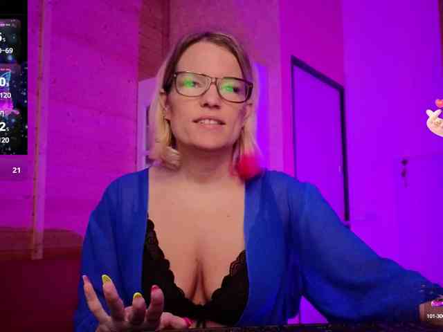 Findom_Lady_Shine webcam