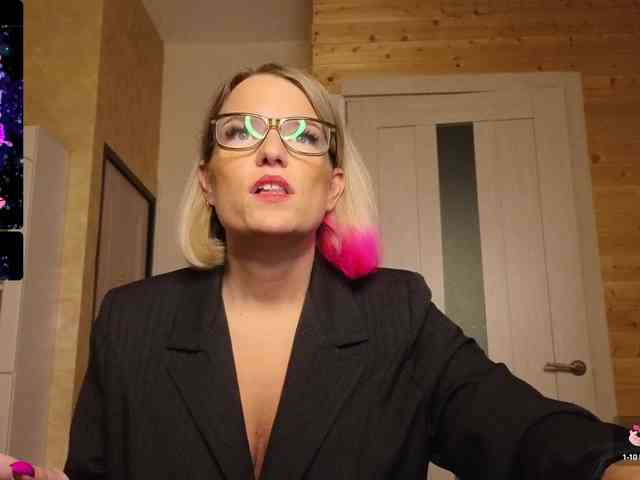 Findom_Lady_Shine webcam
