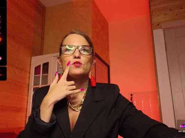 Findom_Lady_Shine webcam